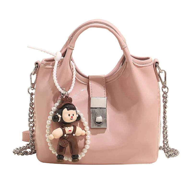 

Винтажная итальянская кожаная сумка через плечо для женщин, сумка через плечо с уникальным дизайном пряжки и 3 отделениями, просторная и легкая