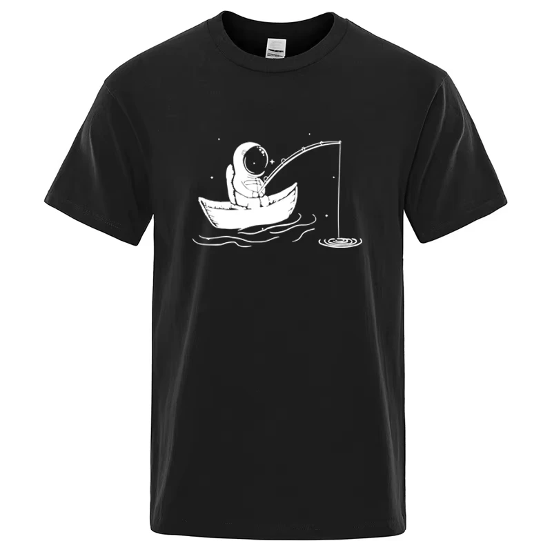 Cute Astronaut Fishing Graphic T‑Shirt Space Man Boat Fishing Print Unisex Casual Short Sleeve Creative Novelty Streetwear Tee