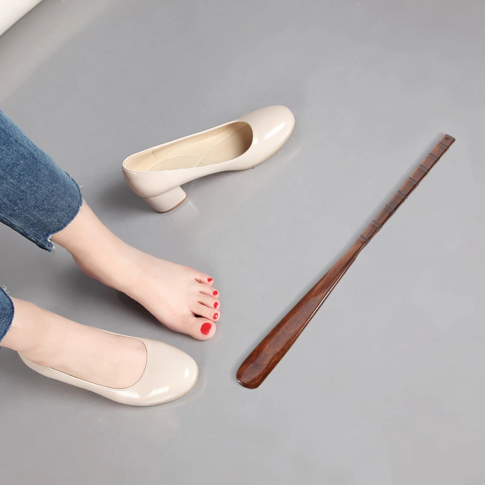 

Long Handle Shoehorn 55CM Portable Shoe Lifter for Home Reusable Household Artifact Travel Helper Small Wooden Horn