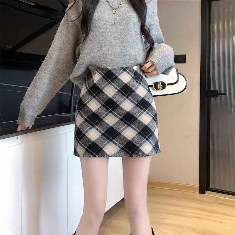High Waist A-Line  Skirt Women's Korean Style Warm Plaid Short Skirt Layering Woolen Skirt Slimming Versatile Skirt