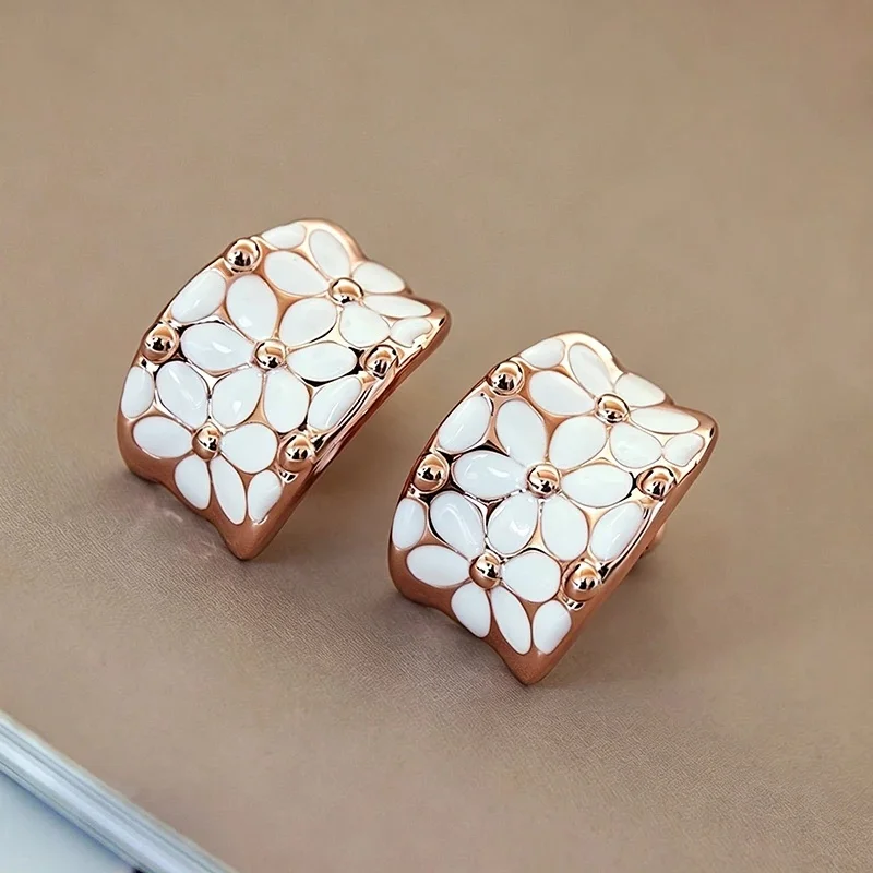Huitan White Flower Enamel Hoop Earrings for Women Dainty Floral Huggie Earrings Chic Trendy Jewelry Elegant Wedding Accessories
