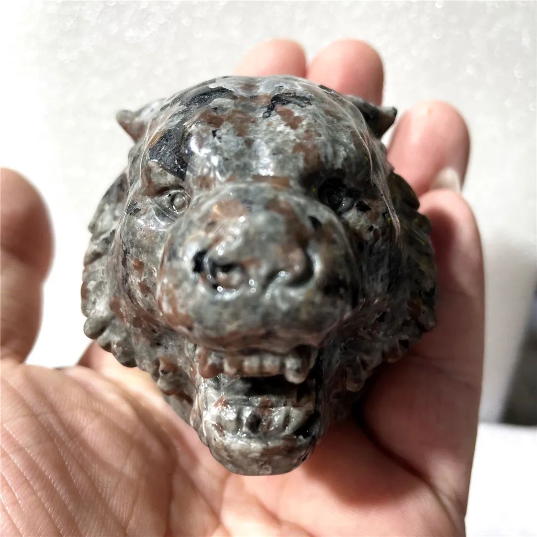 

Hot Sell Pelelith Mineral Quartz Natural Yooperlite Stone Carved Bear Head Skull Syenite Under Ultraviolet Gem Collection