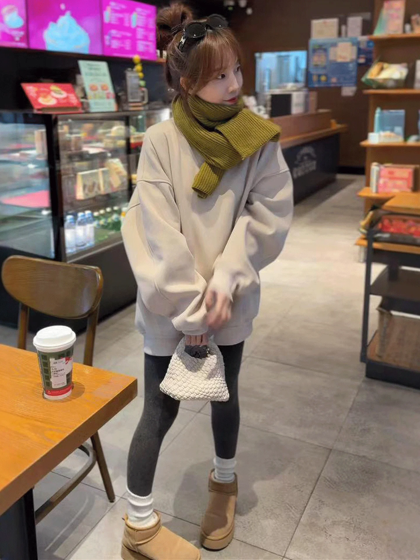

Korean Laid-ba Sle Women's Fce-lined Round-ne Sweatirt Loose Faionable Autumn Winter New Design Trendy Top