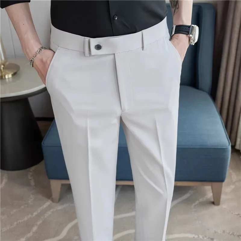Light gray cropped trousers