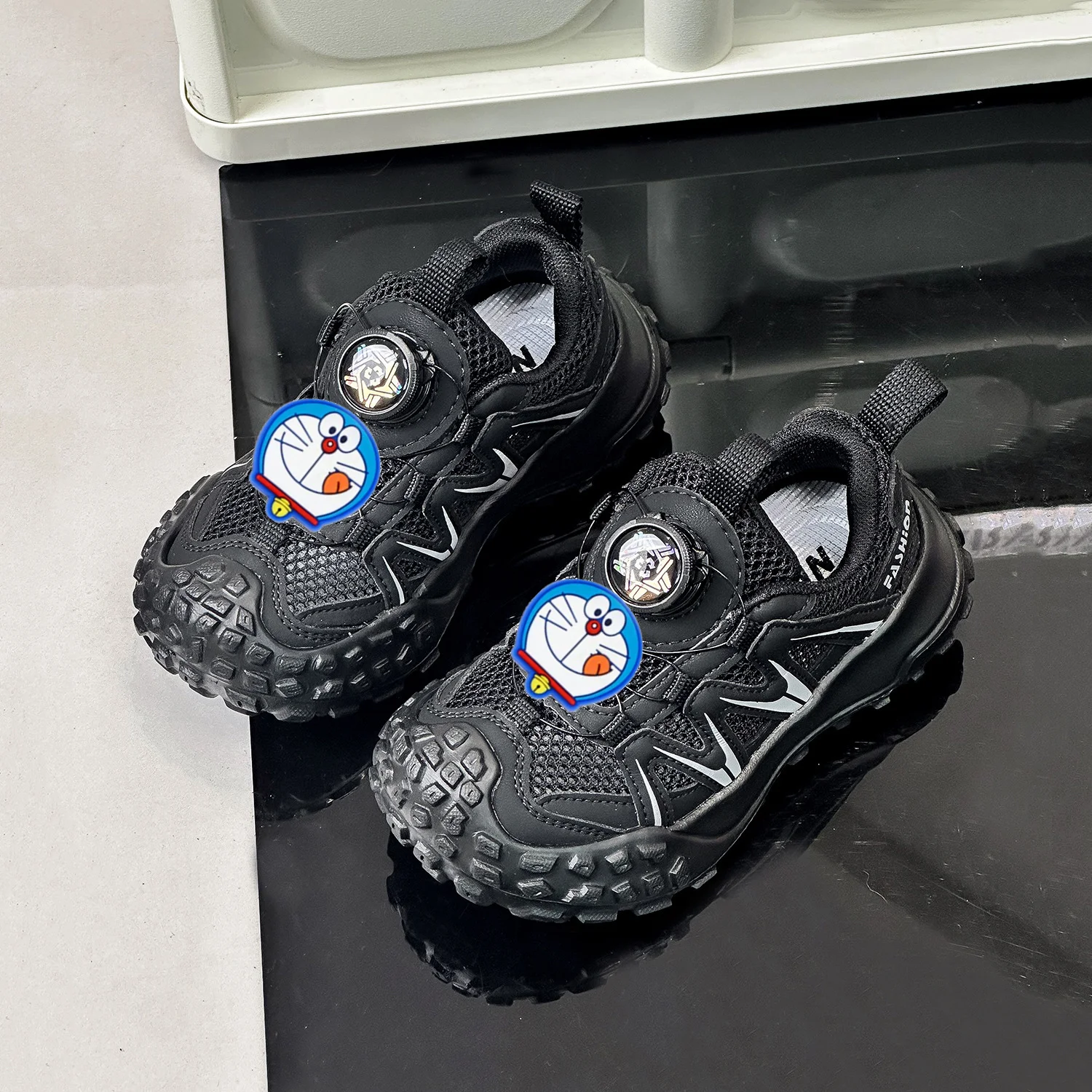

Doraemon Baotou Hollowed-out Mesh Summer New Boys Girls Sneakers Sandals cartoon Sports Casual Shoes shorts set