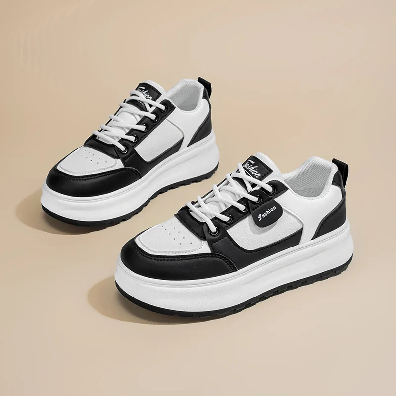 Дышащие белые кроссовки в корейском стиле, универсальные спортивные и повседневные кроссовки на толстой подошве, увеличивающие рост, модная обувь. Дышащие белые кроссовки в корейском стиле, универсальные спортивные и повседневные кроссовки на толстой подошве, увеличивающие рост, модная обувь.