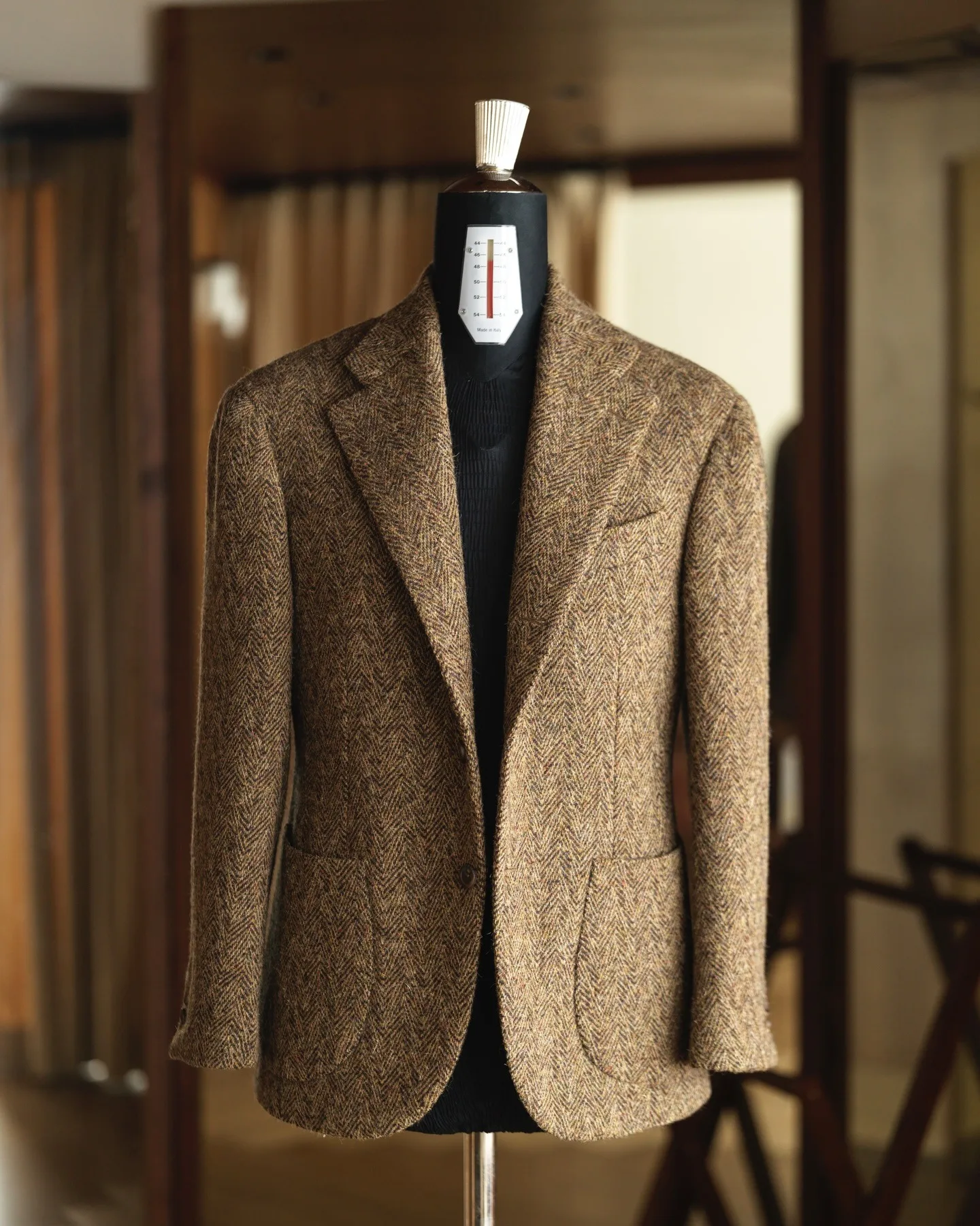 Classic Brown Herringbone Tweed Blazer with Notch Lapel and Patch Pockets Men Autumn Vintage Suit Jacket Customized M266613