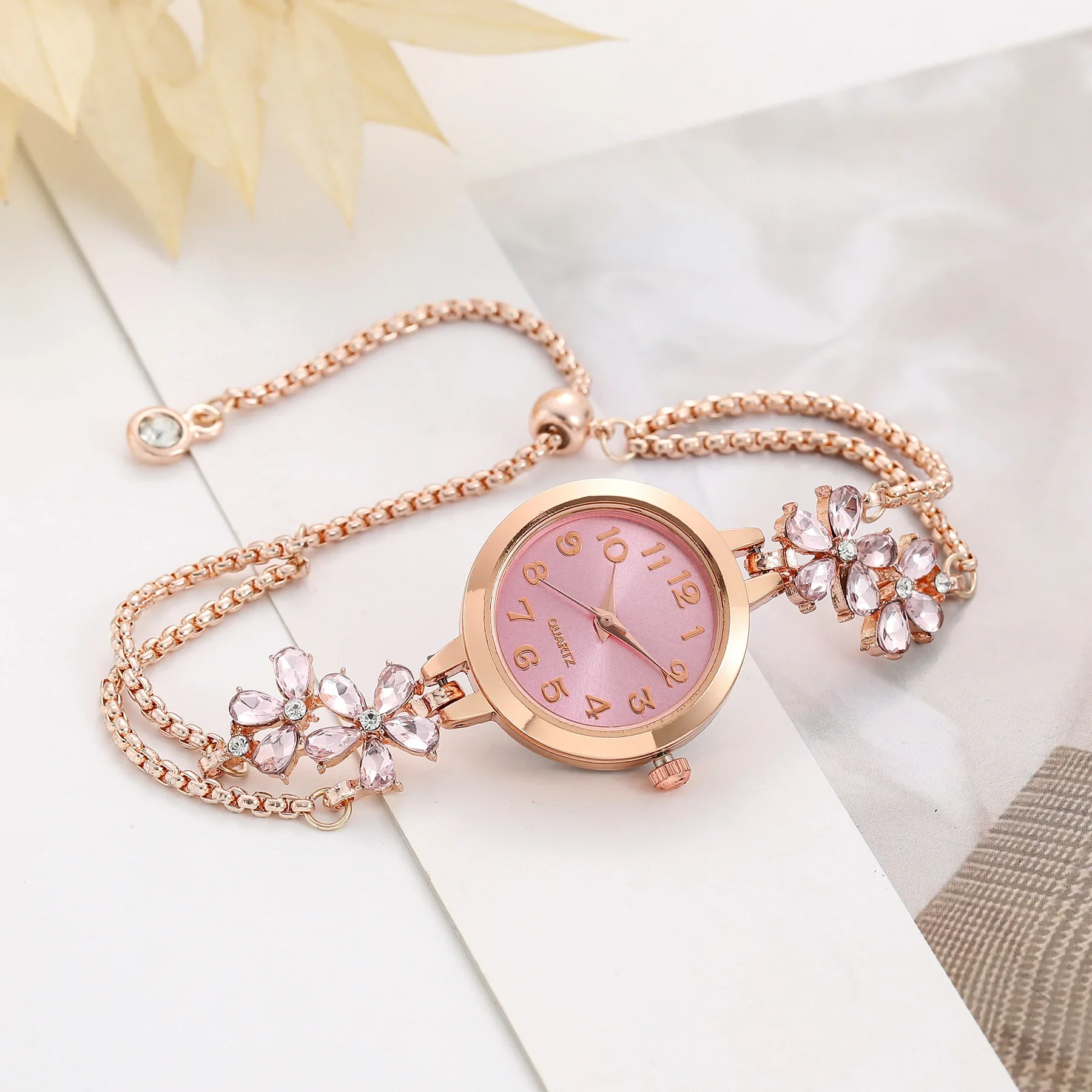 Exquisite Watch for Women Rhinestone Inlaid for Clover Ladies Watches Oval Fashion Quartz Wristwatch Bracelet Clocks Reloj Mujer