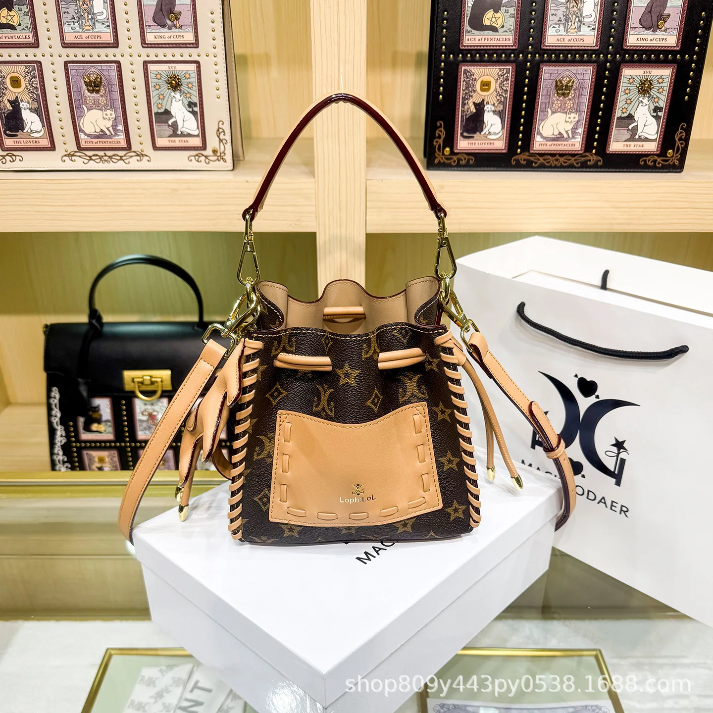 

Elegant Leather Women's Crossbody Bag For Fashionable Ladies - Luxury Brand Shoulder Handbag Classic Design Popular And Chic