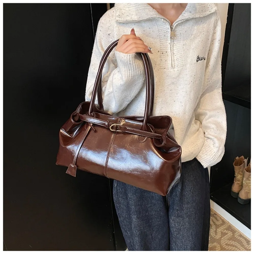 موضة جديدة النفط بولي Leather حقيبة يد جلدية سعة كبيرة متعددة الوظائف حقيبة كتف المرأة عادية حمل حقيبة تحت الإبط للنساء ﻿