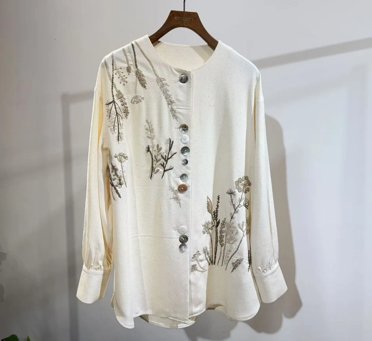 

2025 Spring And Summer New Fashion Casual Loose High Quality Round Neck Printed Shirt Women