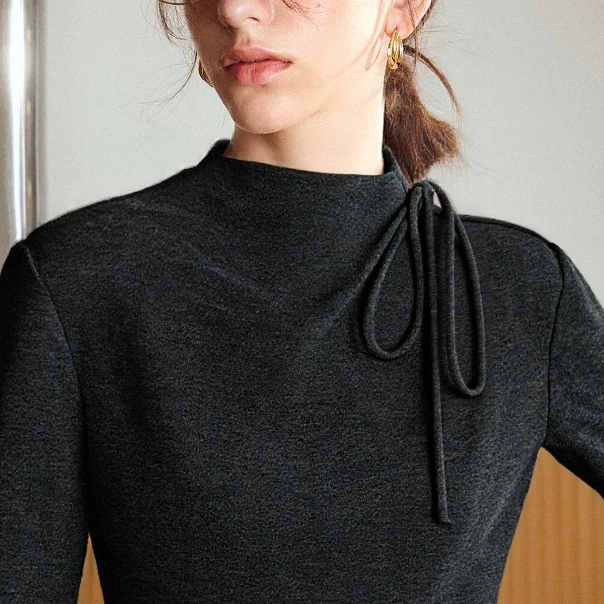 Olrain feminino inverno 2025 fino ajuste mock neck camisetas com cadarço frontal topos bainha irregular malha senhoras camisetas o57dt002398