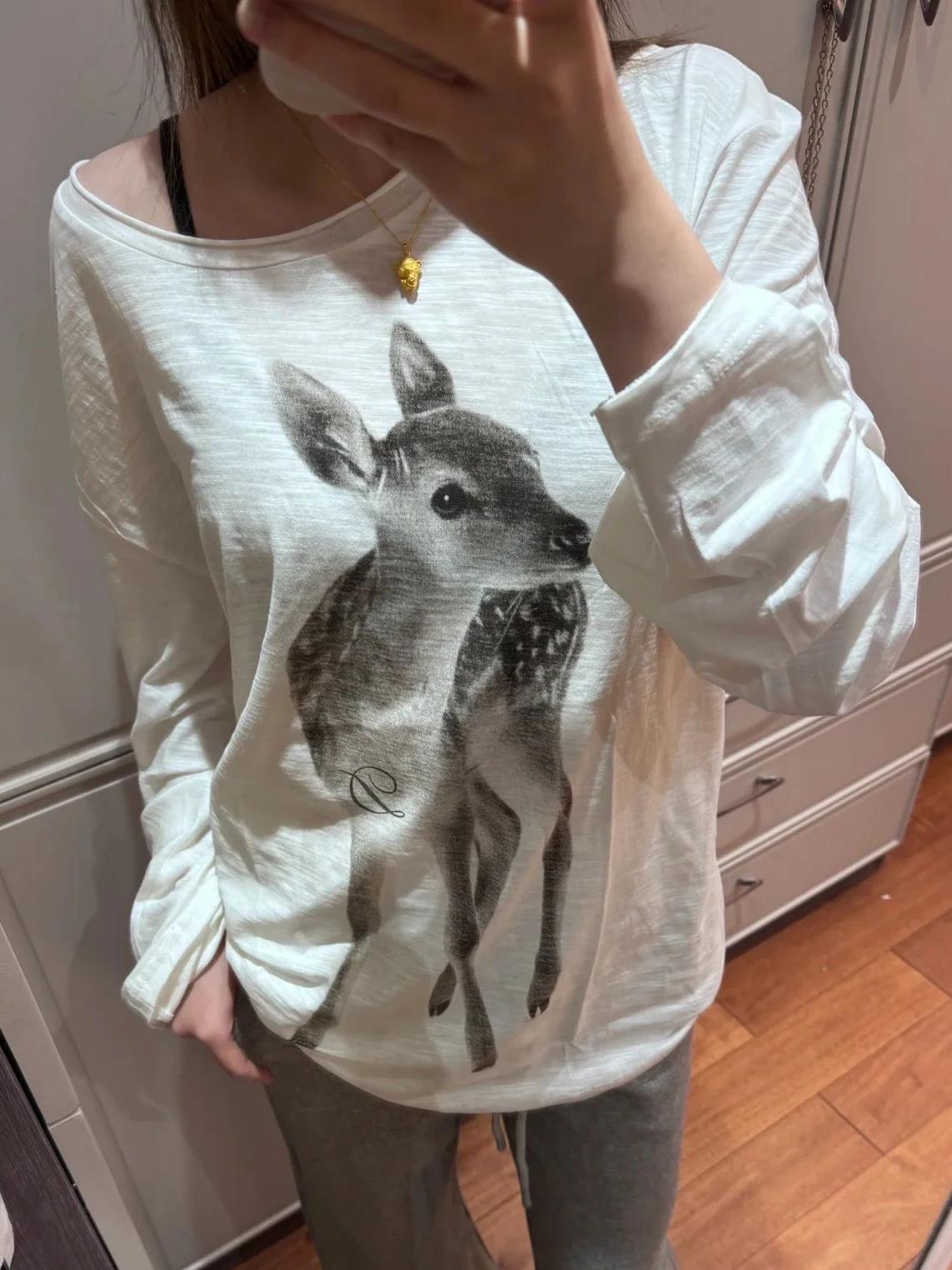 الغزلان طباعة رقيقة طويلة الأكمام تي شيرت امرأة الخريف س الرقبة انظر من خلال مثير التي شيرت الإناث الحلو لطيف الحيوان نمط القطن تيز