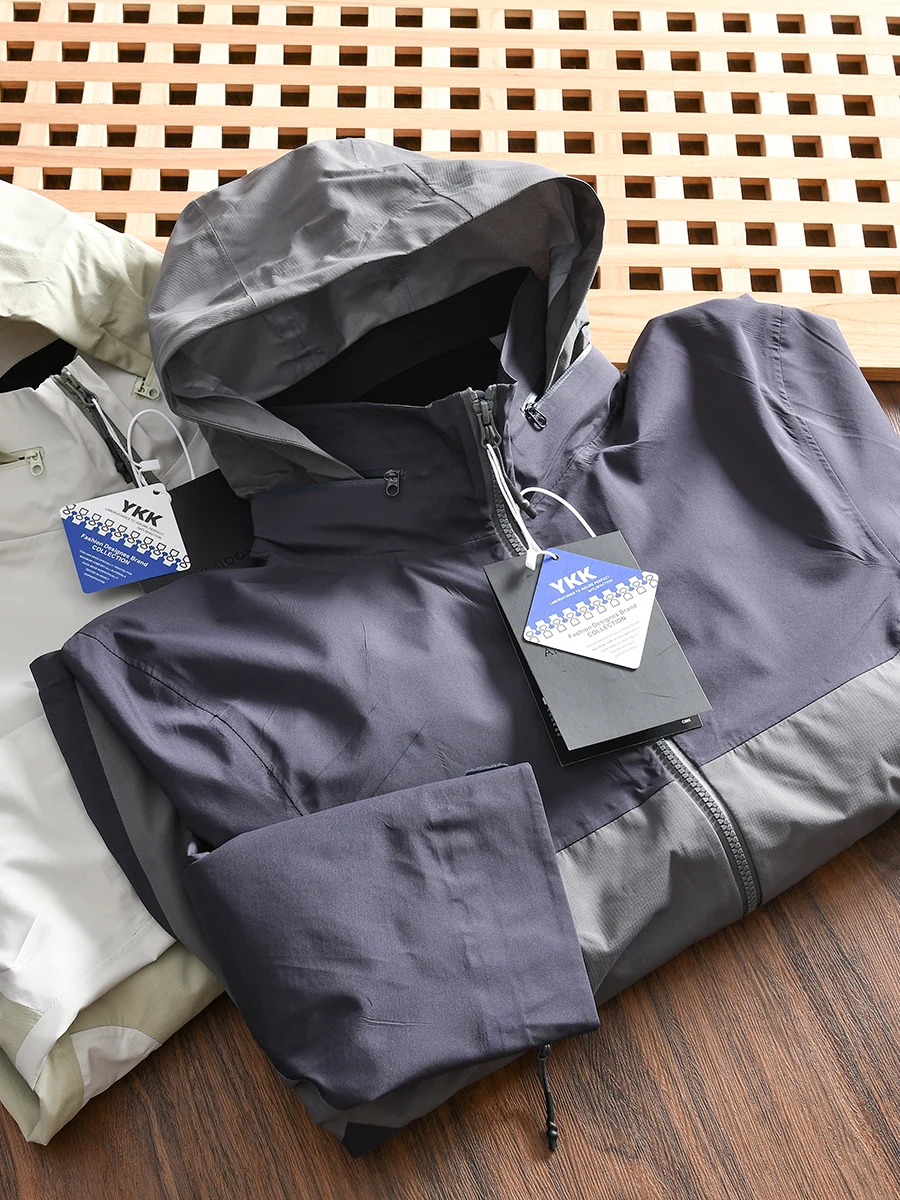 

High-End Men's Outdoor Waterproof Breathable Hard Jacket with Hood Autumn Fashion Urban Style Polyester Fiber 100%