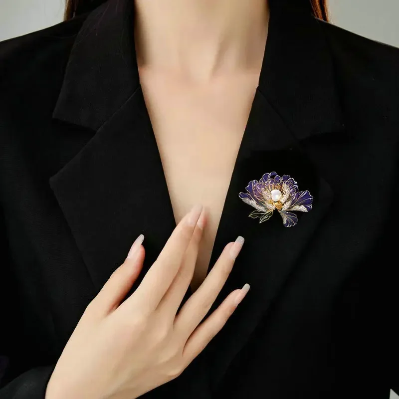 

The peony flower brooch with a noble and elegant style, the elegant and refined overcoat, Hanfu and cheongsam accessories