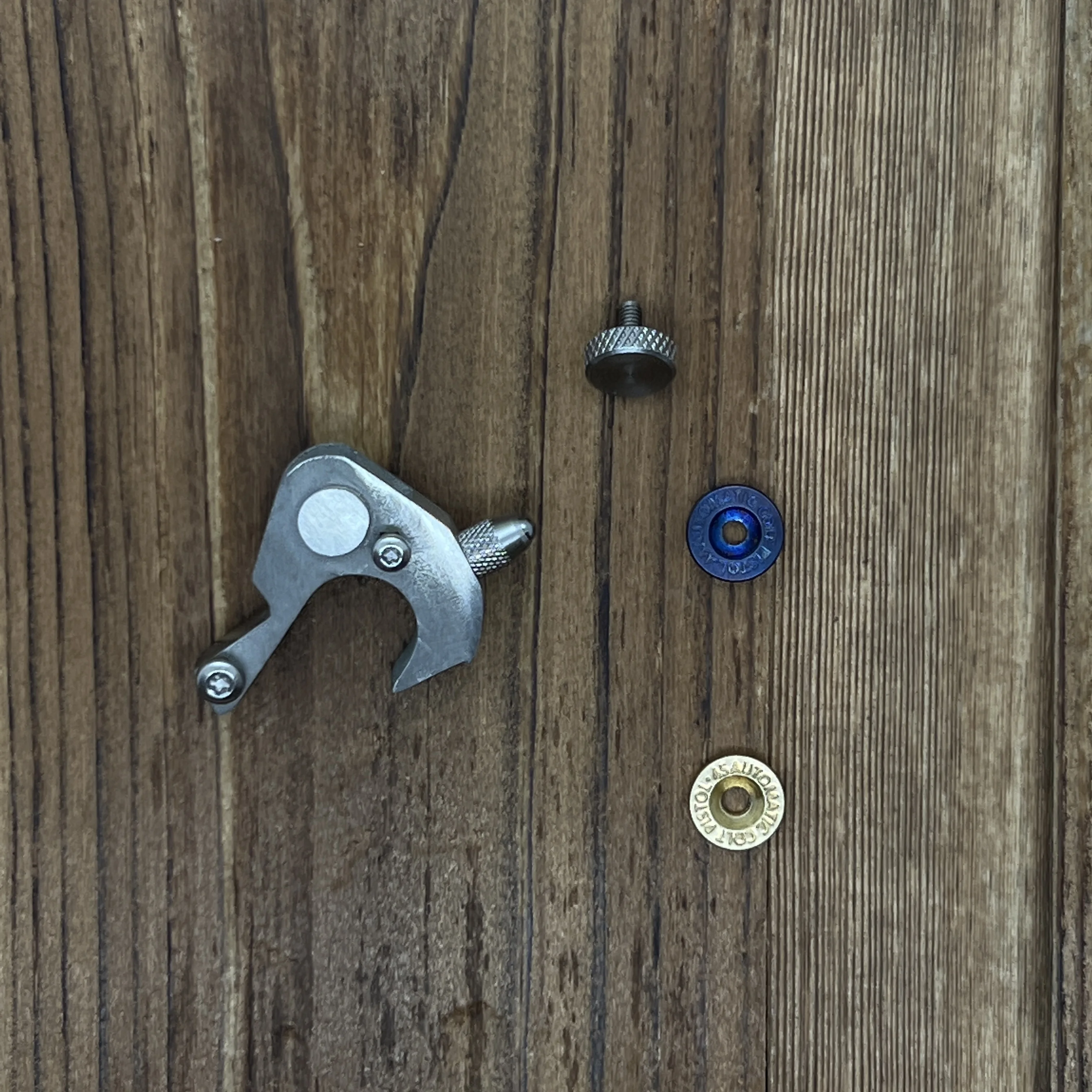 

Молоток для разбивания оконного стекла из нержавеющей стали с отверстием для винта M2,5 для Leatherman Skeletool DIY аксессуары MOD