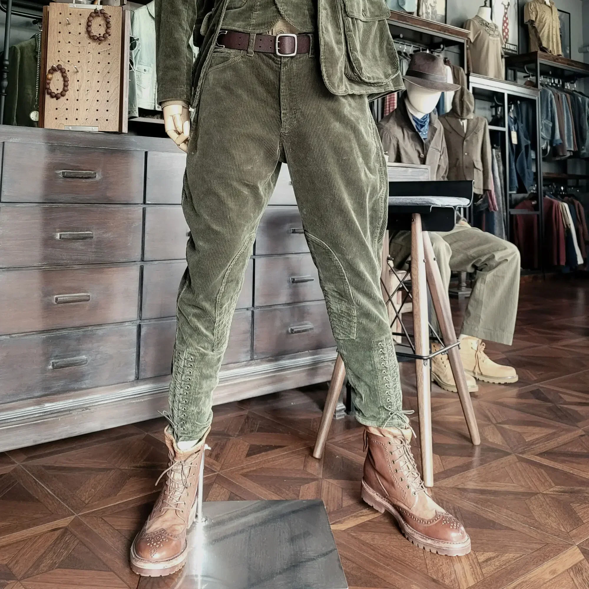 Men's Riding Pants Corduroy Loose Middle Waist Ankle-length Harem Pencil Biker Cargo Vintage Workerwear Designer Clothes