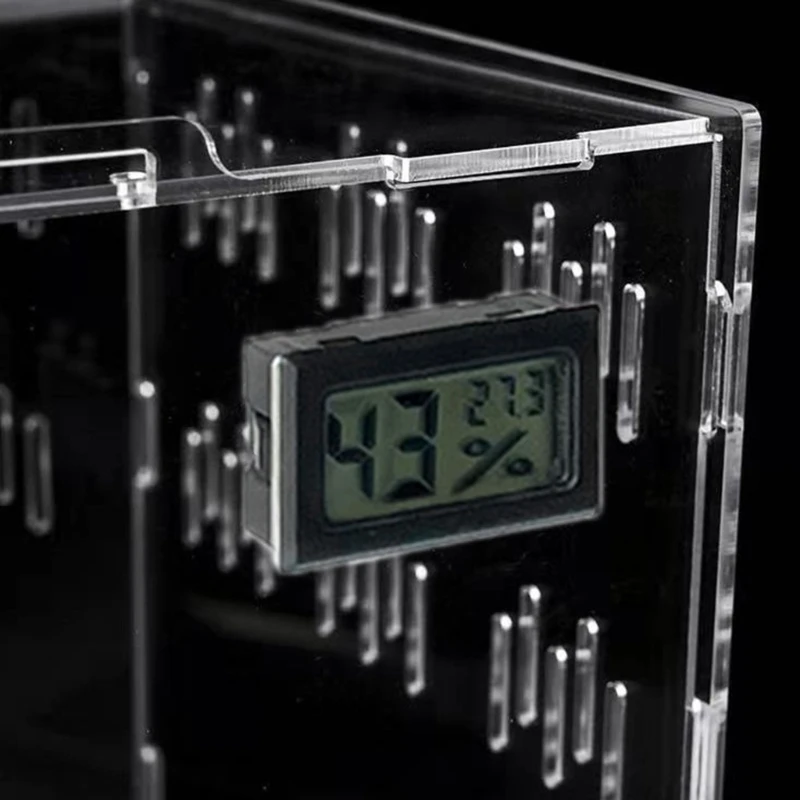 Кормушка для насекомых с температурным гигрометром, контейнер для разведения мелких рептилий