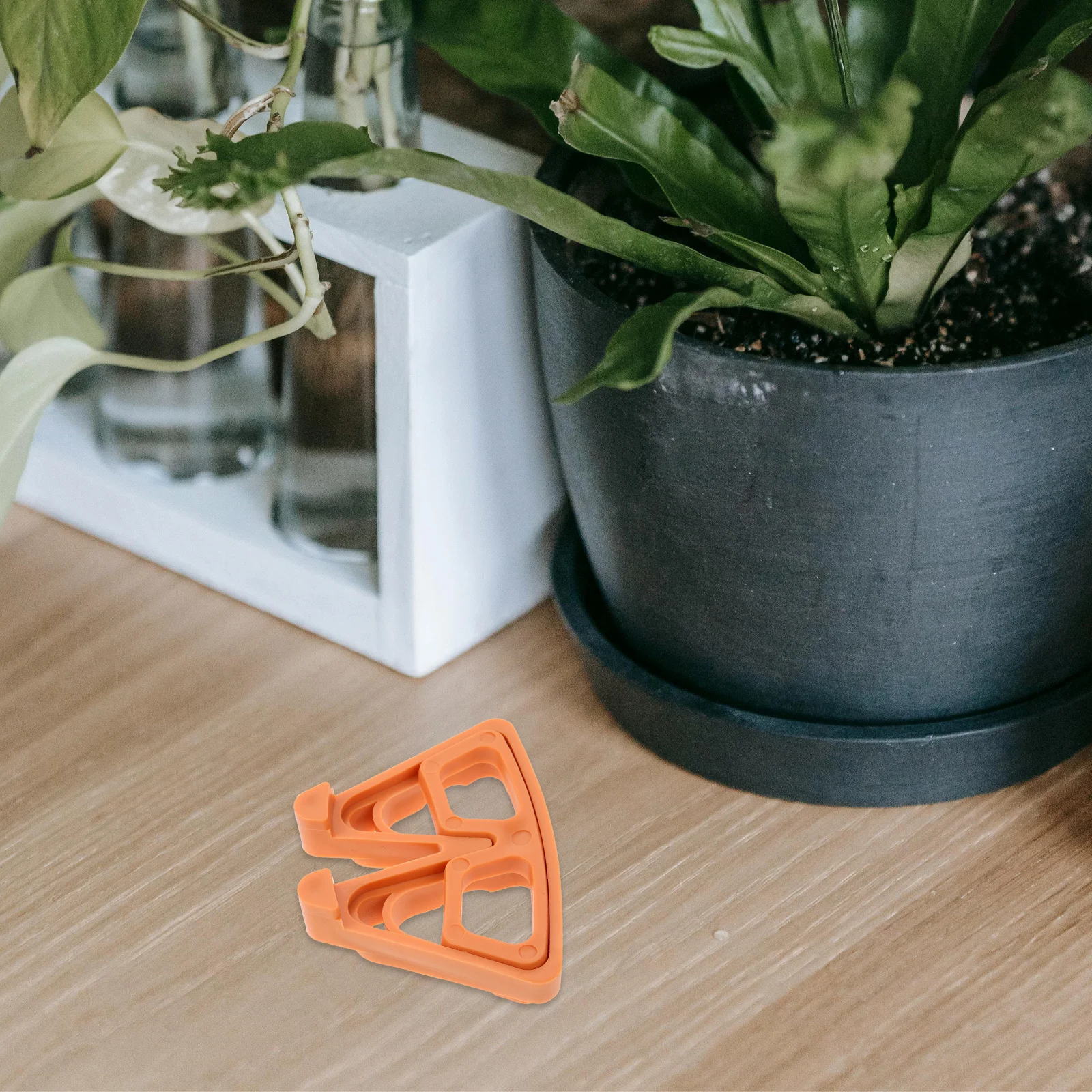 

12Pcs Flowerpot Feet Plant Pot Risers Non-Slip Plastic Elevators for Outdoor Garden Pots Drainage and Floor Protection