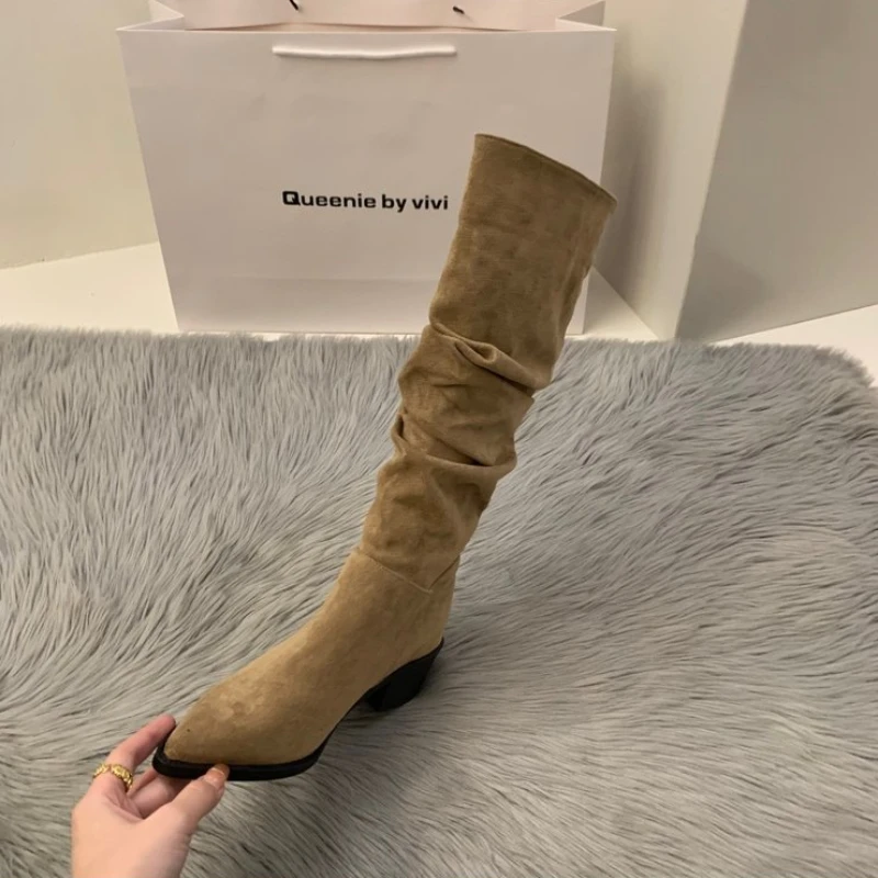 

Модный брендовый дизайнер, новинка 2024, сексуальные женские высокие сапоги с острым носком, зимние повседневные замшевые теплые женские сапоги до колена, размеры 35-40