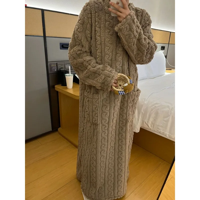 Bathrobe Woman Shower Autumn and Winter Thickened Coral Velvet Jacquard Sleeping Gown Long Section Solid Colour Warm Bath Robe