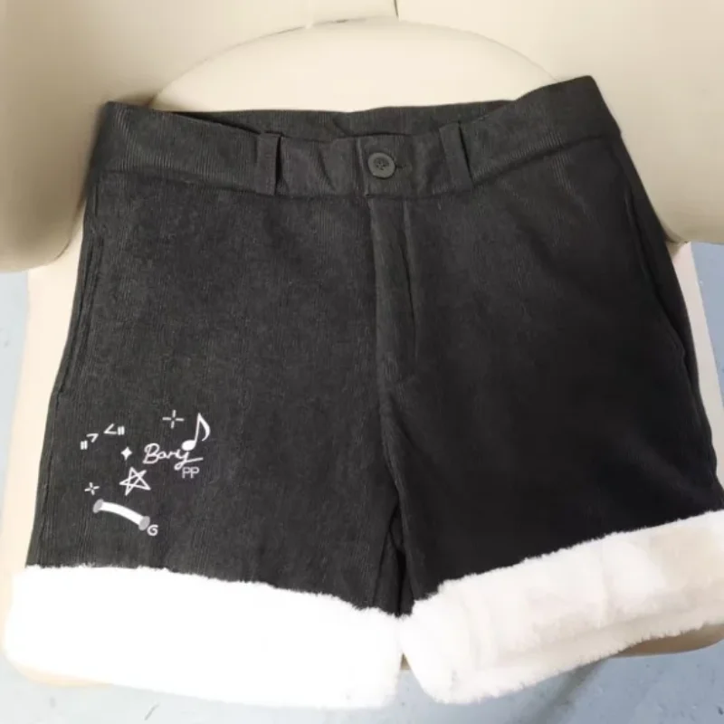 شورت نسائي قصير أسود مبطن بالصوف - طباعة ملاحظة موسيقية، أساور من الصوف المدرفلة، قيعان كاجوال دافئة حلوة للخريف والشتاء