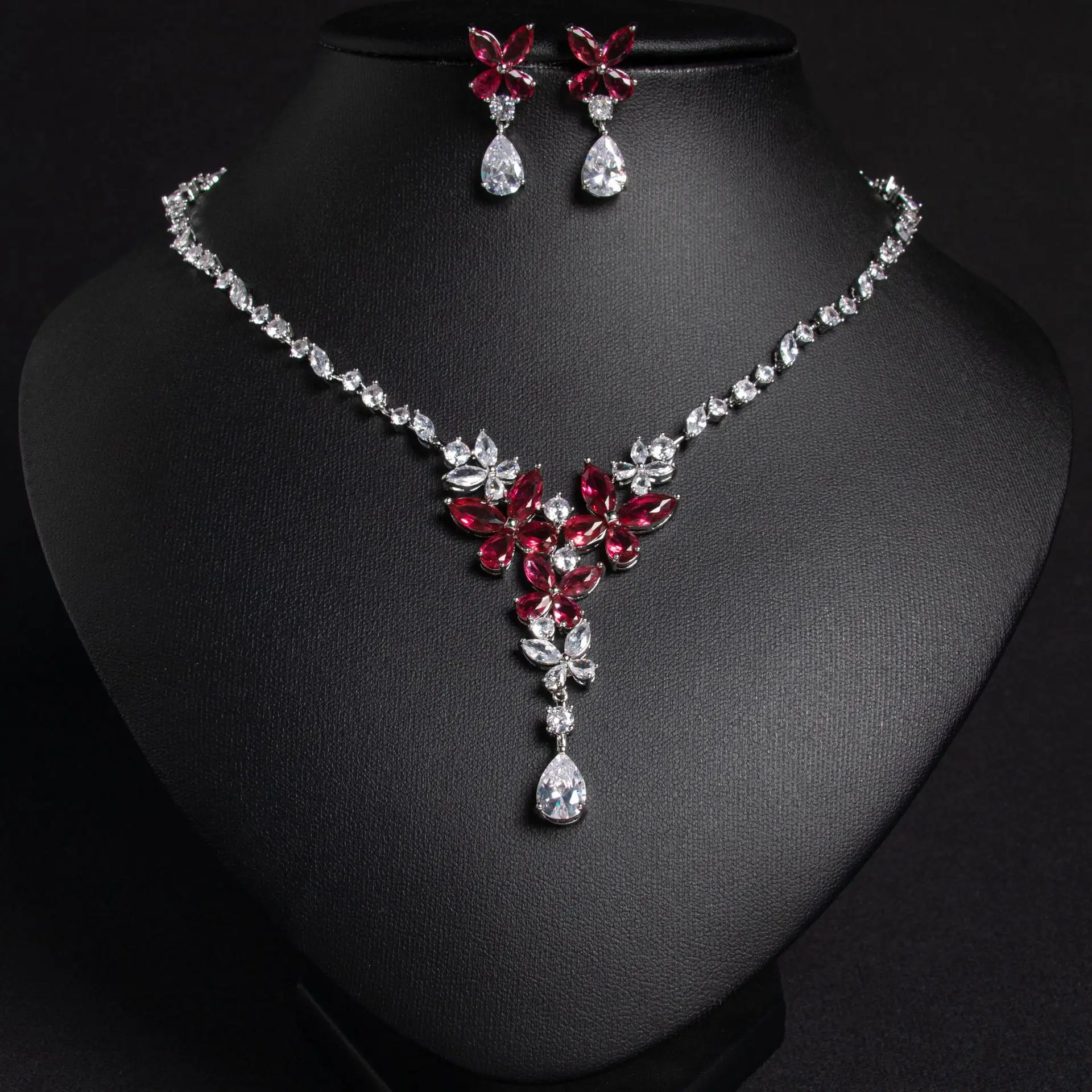 Moda Nicchia Fiore Abiti da donna Gioielli Zirconia Set Collana Ciondolo Orecchini Partito Sera Banchetto Cocktail Accessori M-250