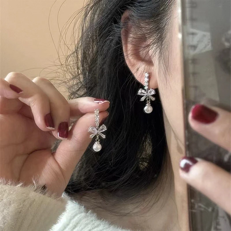 1Pair Chic Bow Pearl Dangling Earrings For Females, Fashionable Sweet Stud Wedding Party Accessories Presents