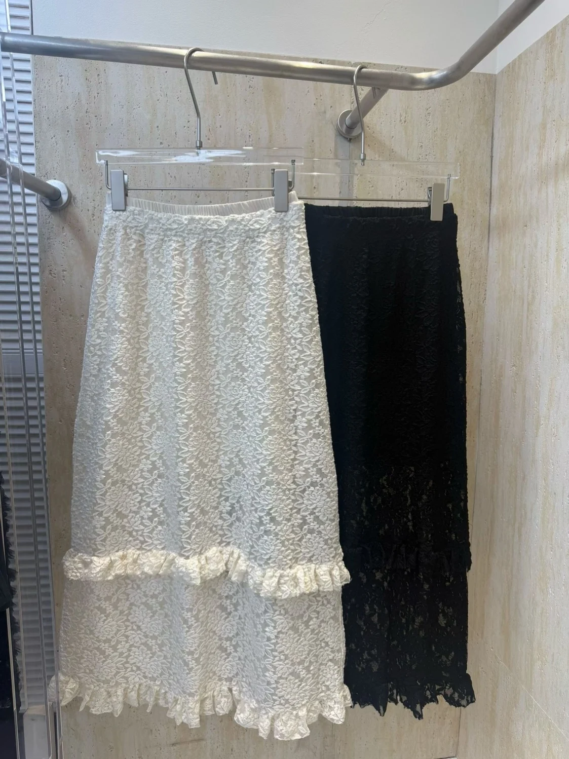 

Женская кружевная юбка-миди Dongdaemun с эффектом похудения, с подъюбником, весна 2026, однотонная, с высокой талией, А-силуэт, с вырезами