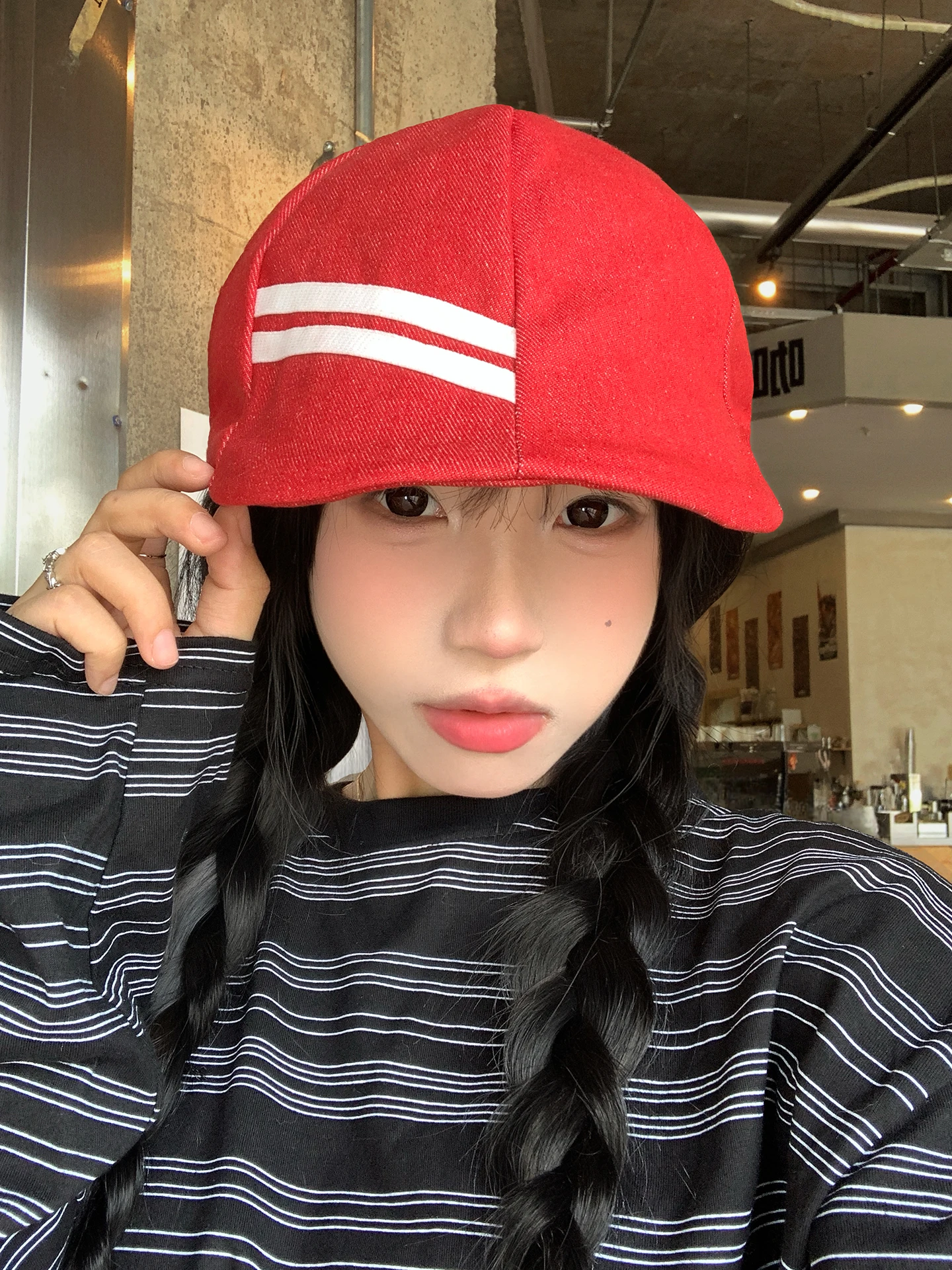 Retro Striped Red Beret Hat Women's Casual Style Face Slimming Newsboy Cap Fall New Arrival Versatile Fashionable Youthful