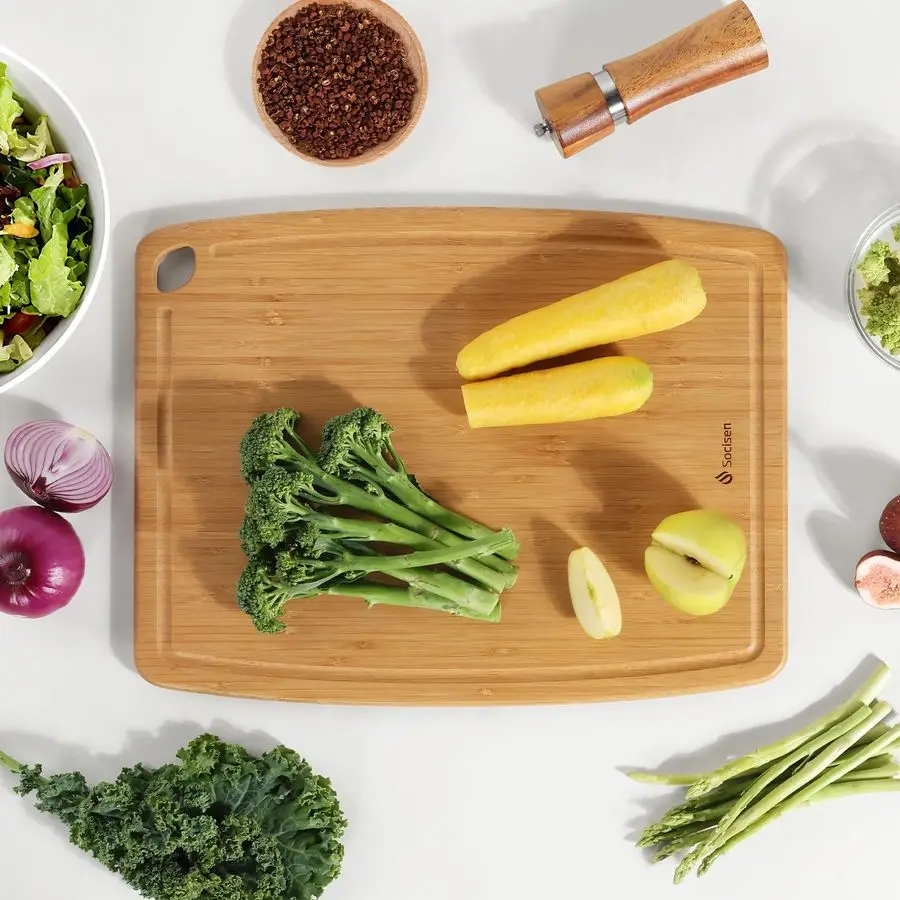 เขียงไม้ไผ่ทนทานพร้อมฐานกันลื่น เขียงไม้ขนาดใหญ่พิเศษสำหรับห้องครัวพร้อมร่องสำหรับน้ำผลไม้ เขียงไม้สำหรับทำอาหาร