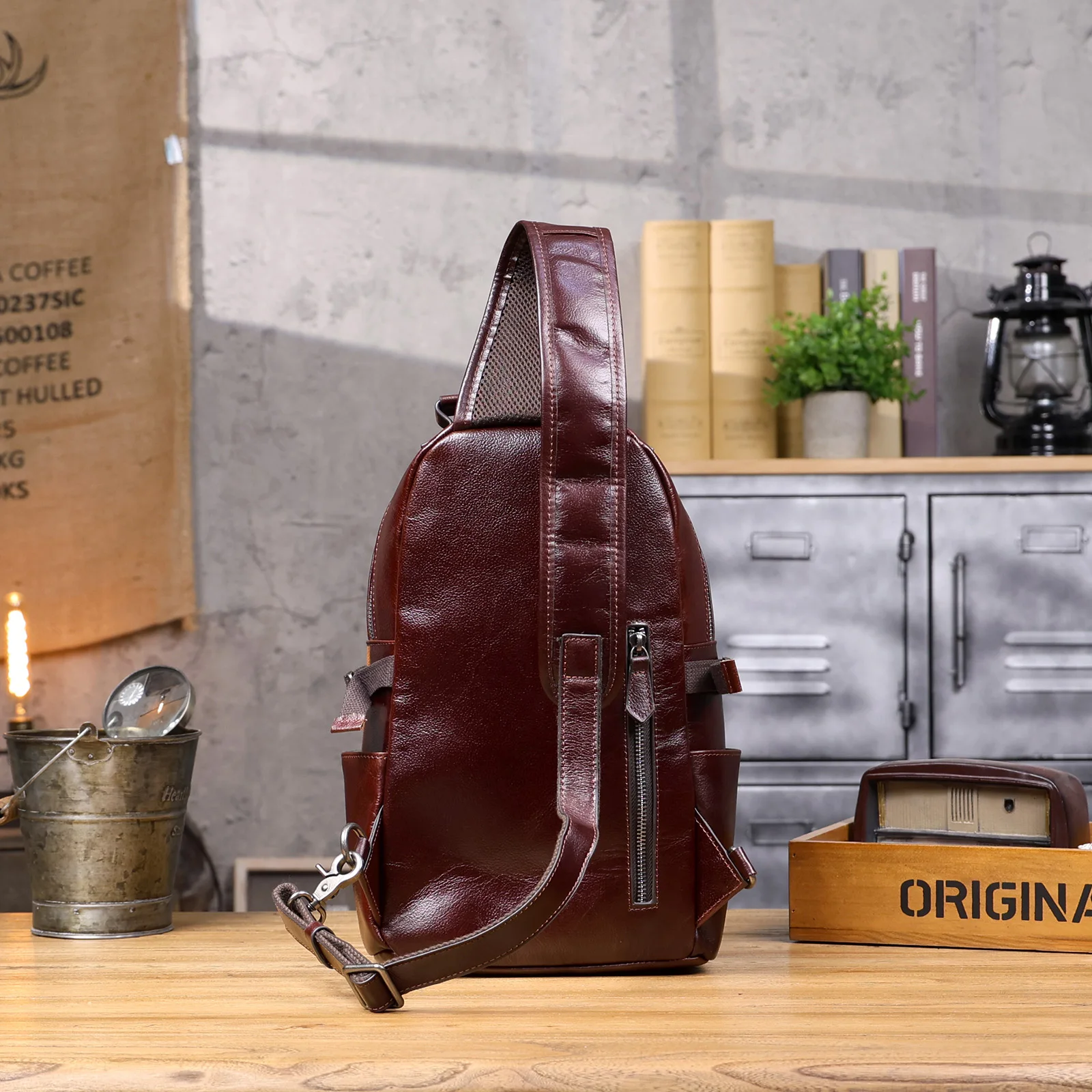 S.WORKER Herren-Umhängetasche aus hochwertigem, pflanzlich gegerbtem Leder, lässige Mode-Brusttasche – Detail 22
