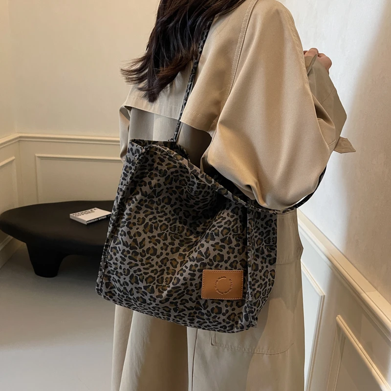 Nylon LEOPARD Large Capacity Shoulder Bags Casual Tote Bags for Women 2024 Fashion Sewing Thread Versatile Hot Sale Totalizador