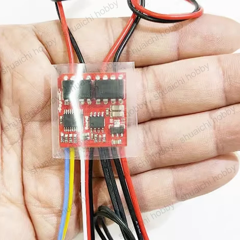 1PCS 6-9V 5Ax2 브러시드 듀얼 채널 양방향 ESC는 RC 탱크용 디젤 가변 주파수 사운드 혼/사이렌 기능을 지원합니다.