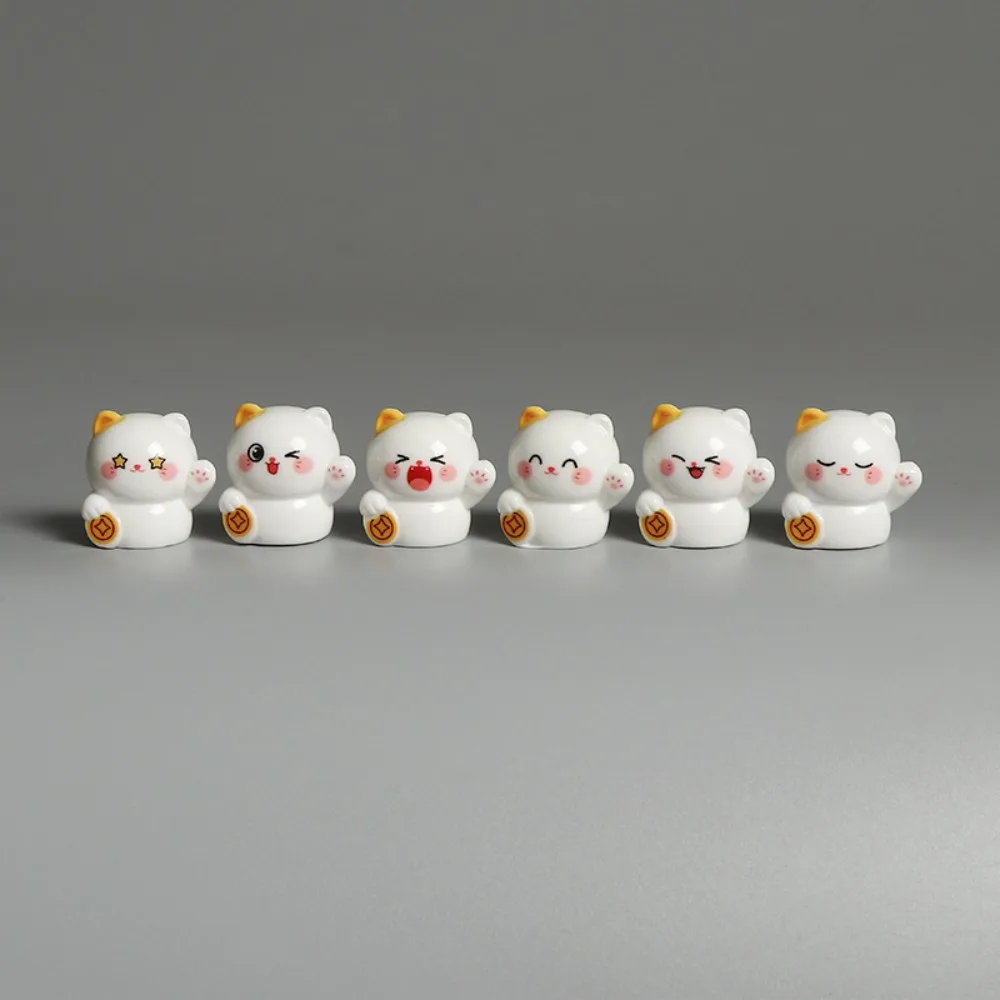 Mini Resin Lucky Cat Figurines Set Kawaii Maneki Neko Fortune Coin Desk Micro Landscape Decor Birthday Halloween Gifts