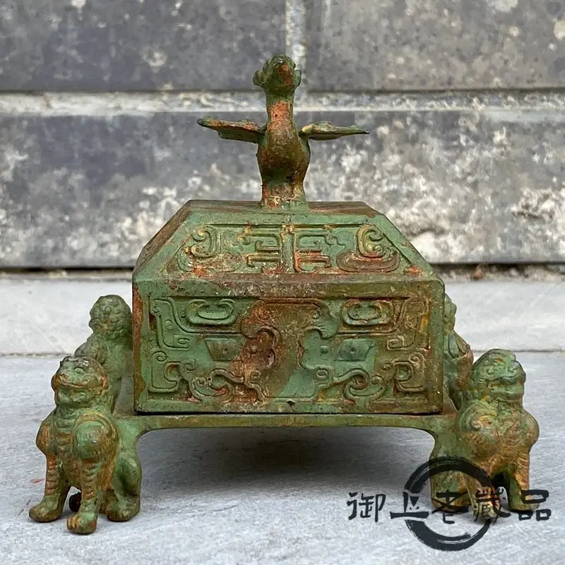 Shang and Zhou green rust pulp phoenix bird and beast pattern carving auspicious beast four-legged copper box old incense burner