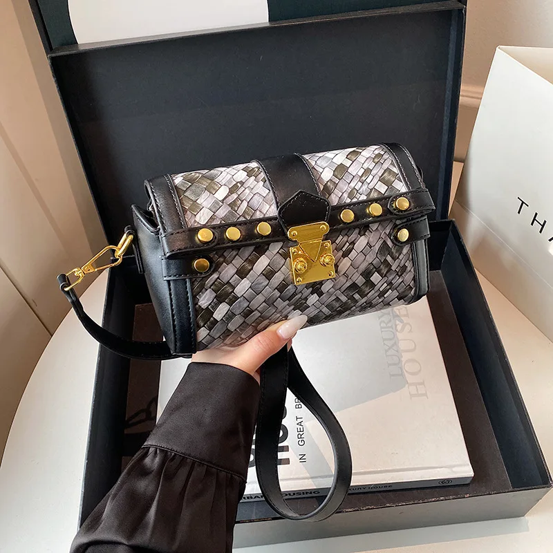 

Luxury 2025 Genuine Leather Box Bag, Snake-embossed Clasp Crossbody Purse for Women, Chic Shoulder Bag