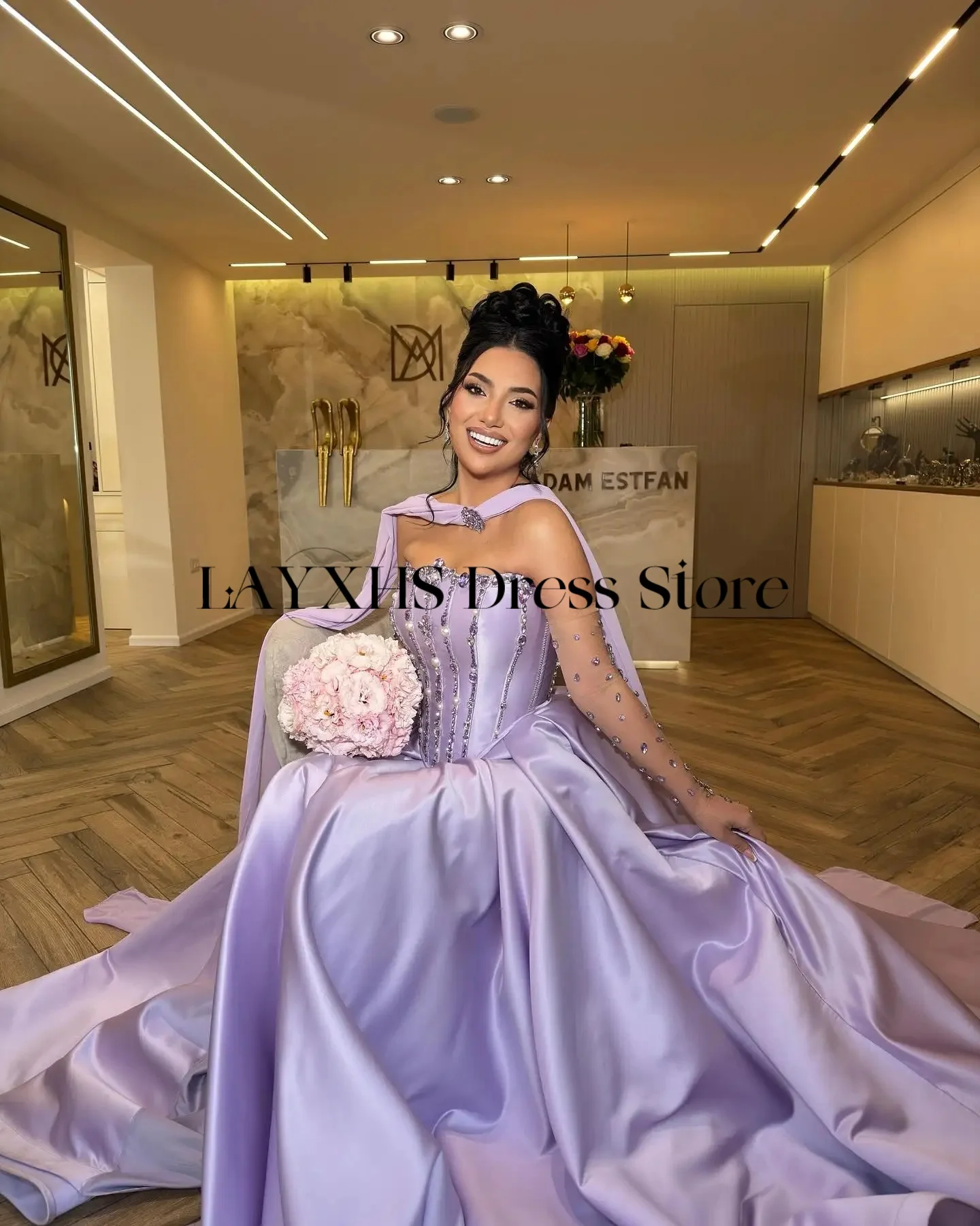 Olśniewające fioletowe suknie wieczorowe bez ramiączek, linia A, zdobione koralikami, odpinane koronkowe długie rękawy, rozcięcie z boku, suknie na studniówkę szyte na miarę.