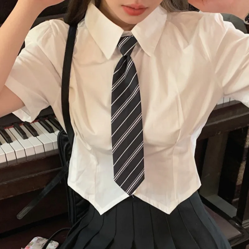 Camicie stile preppy da donna manica corta bianca tinta unita top estivi monopetto tutto-fiammifero coreano Ins College Young Chic Fit