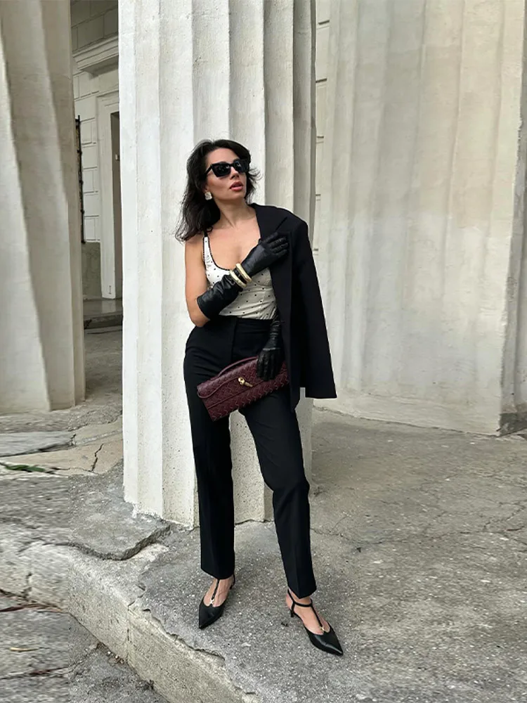 Damen Satin Jumpsuit mit Quadratischem Ausschnitt, Ärmellos, Figurbetont, Schlank Geschnitten, Schwarz-Weiß, Elegantes Party-Outfit, Schicke Mode für Damen – Detail 6