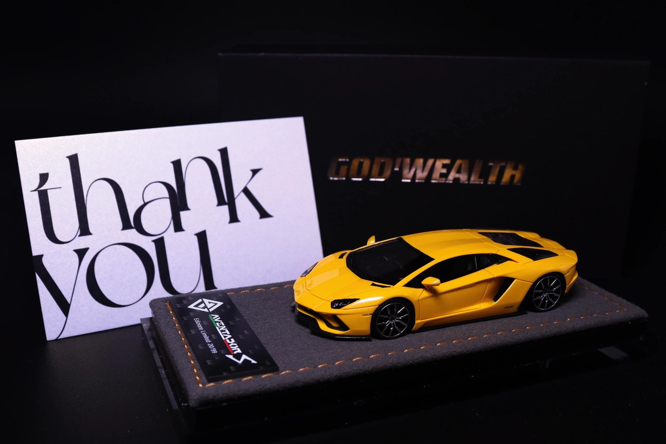 

GW God Wealth 1:64 Aventador lp740 Diecast Model Car Resin Limited edition