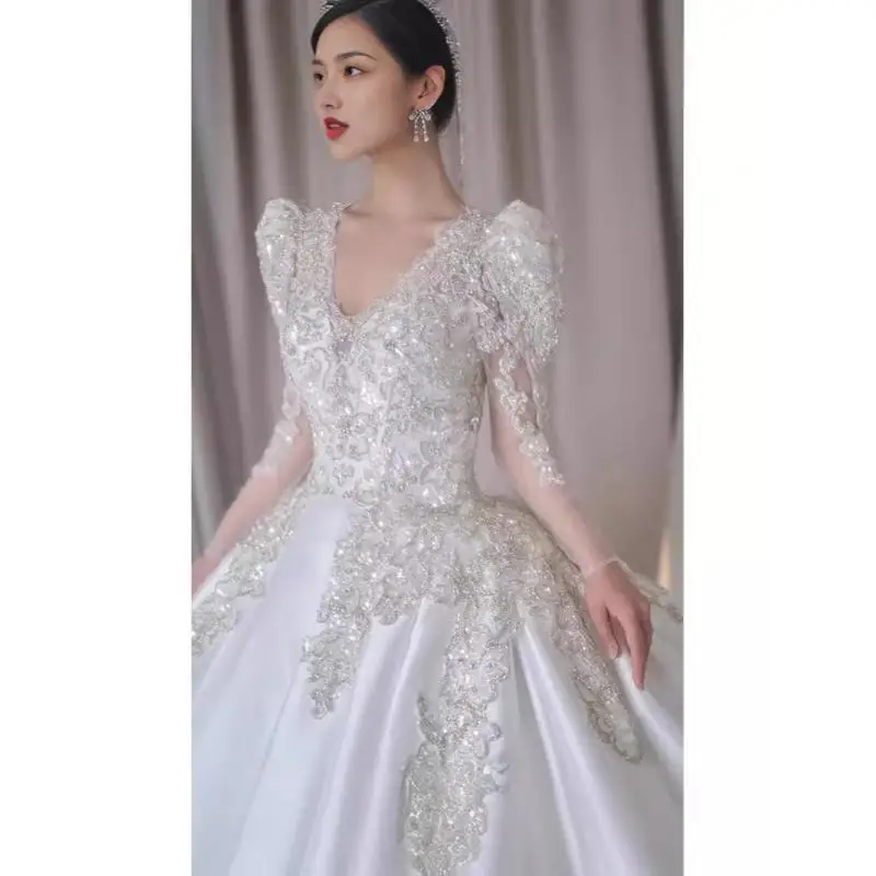 Robe de Mariée Principale en Satin à Manches sulfet Col en V, Tenue Légère avec Ciel Étoilé et Diamant, Broderie de Luxe Personnalisée