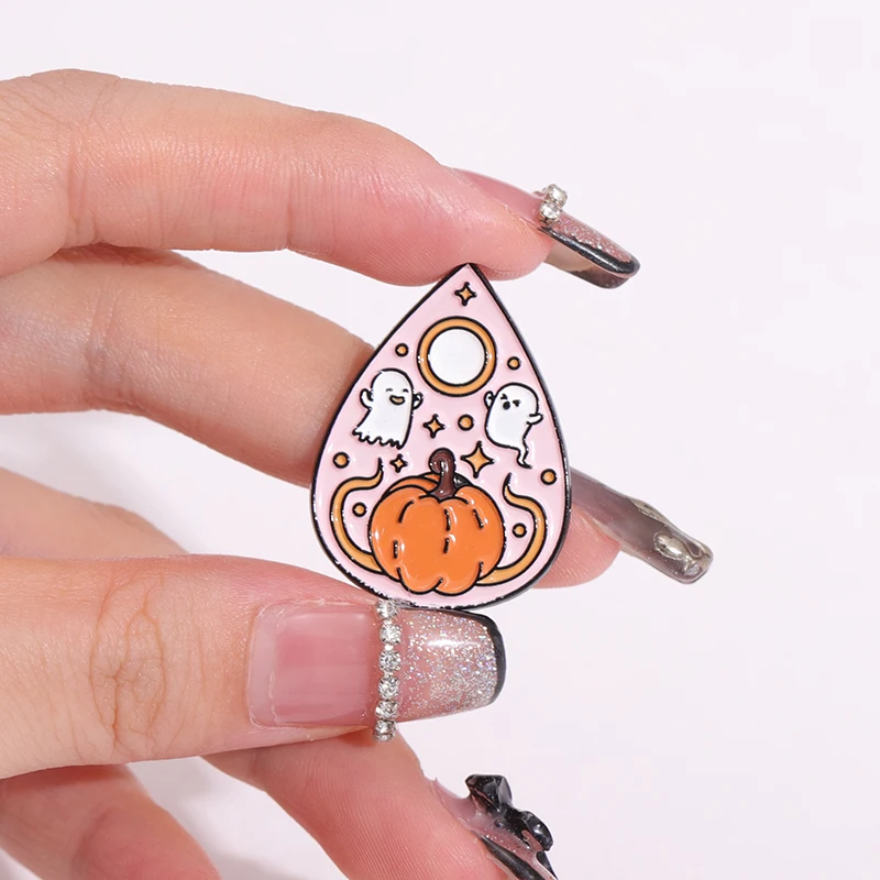 Custom Pumpkin Chainsaw Ghost Brooches Lapel Badges Funny Jewelry Gift for Friends Halloween Ghost Tarot Enamel Pins