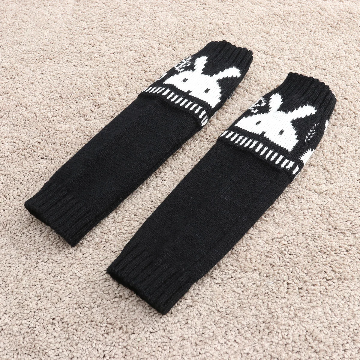 زوج من قفازات الصوف لتدفئة الذراع برأس أرنب أسود طويل بدون أصابع قفازات شتوية بفتحة إبهام خفيفة الوزن للذراع للطقس البارد