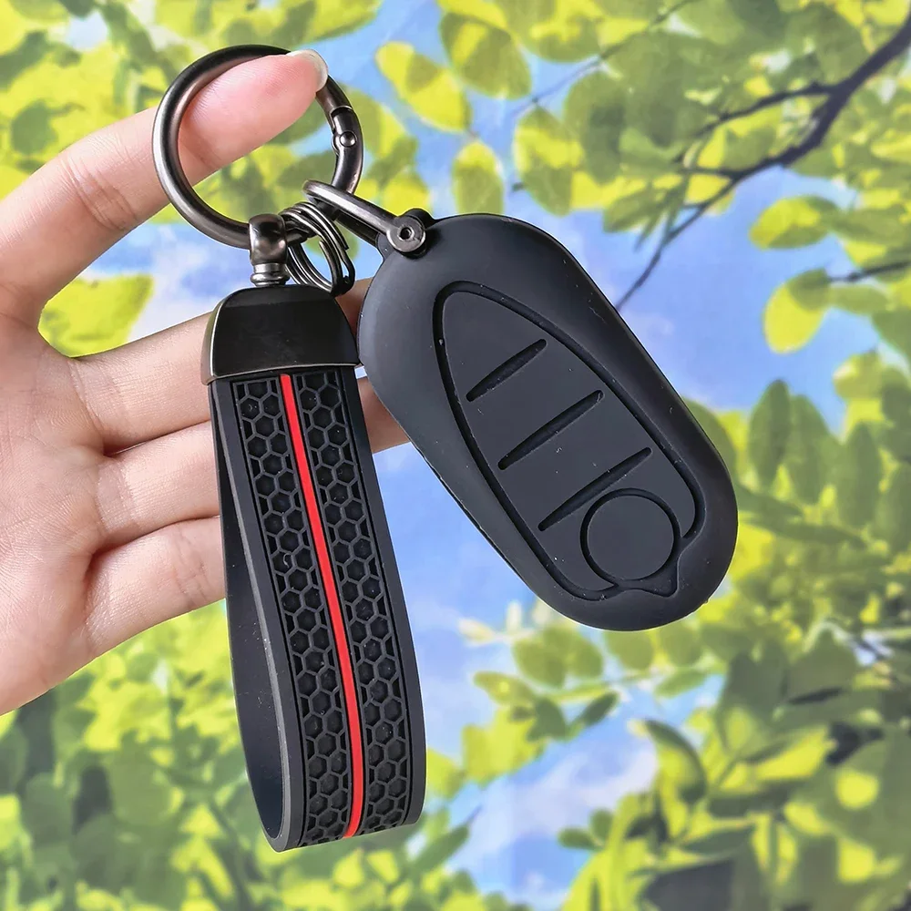 Scratch‑Proof Soft Touch Key Fob Shell With Chain for Alfa Romeo 4C Mito Giulietta Myth 159 GTO GTA 3‑Button Flip Remote Case