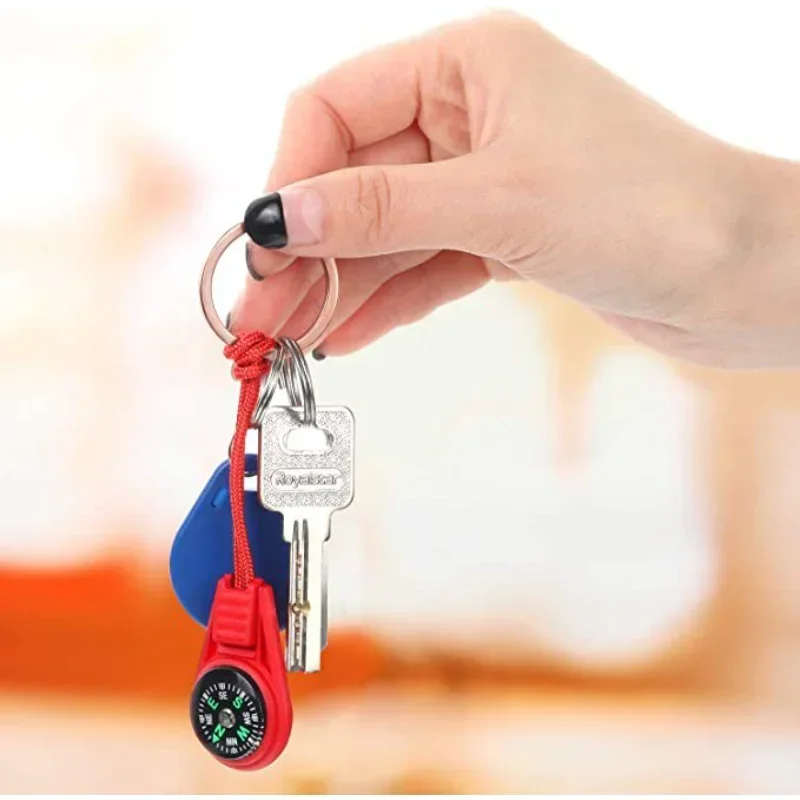 

Mini Tactical Compass Outdoor Survival Tools Camping Hiking Travel Pocket Navigator Hunting Climbing Equipment Compass Keychain