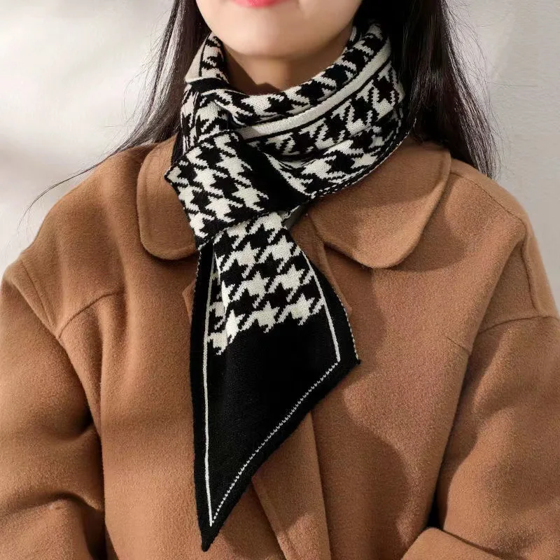 Scarf Winter New Black and White Classic Stripe Versatile Korean Edition Decorative Temperament Scarf for Lazy Neck Protection