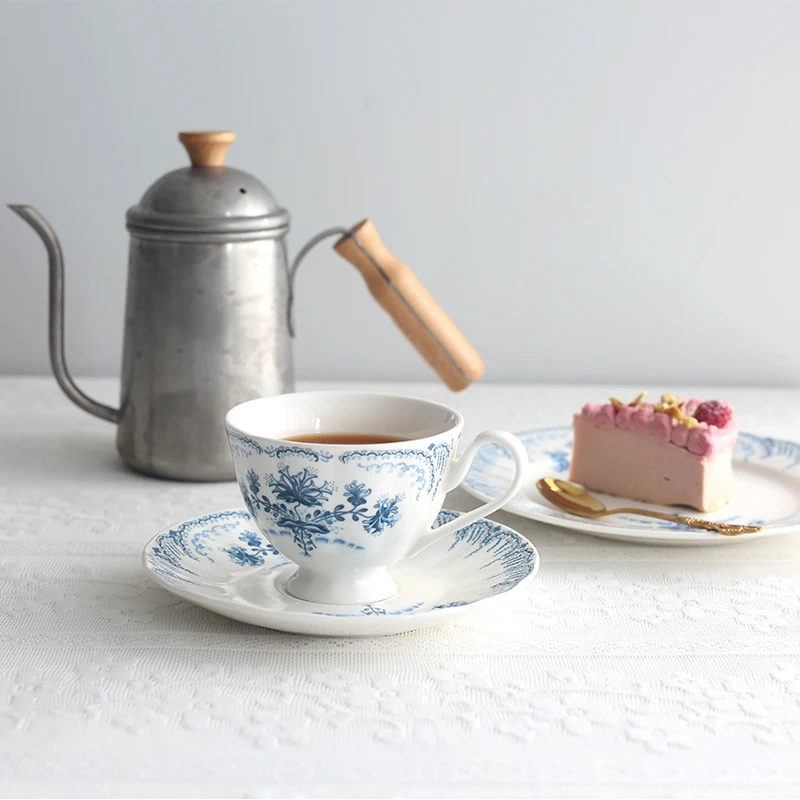 الفرنسية الأزهار طباعة كوب سيراميك طقم أطباق 220 مللي جديد الإبداعية الجمالية مقبض أكواب القهوة خمر كعكة الشاي بعد الظهر طبق الحلوى