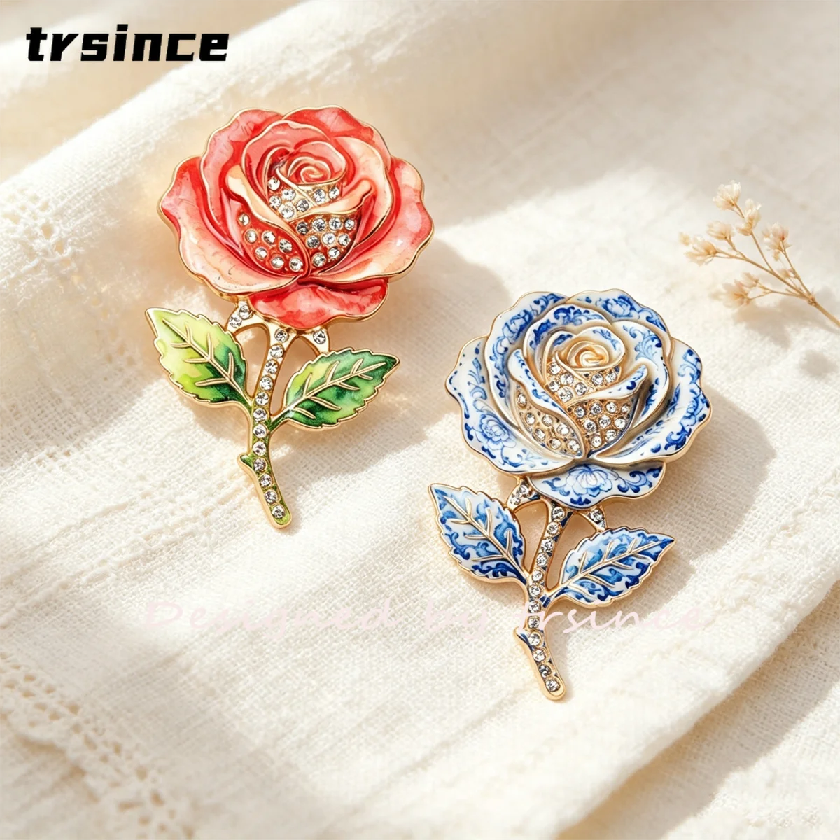 Vintage Collectible Pins - เข็มกลัดดอกกุหลาบเคลือบวินเทจ ประดับคริสตัลและเพชรเทียม ลายดอกไม้ ติดปกเสื้อ สีฟ้าขาว ลายกุหลาบพอร์ซเลน