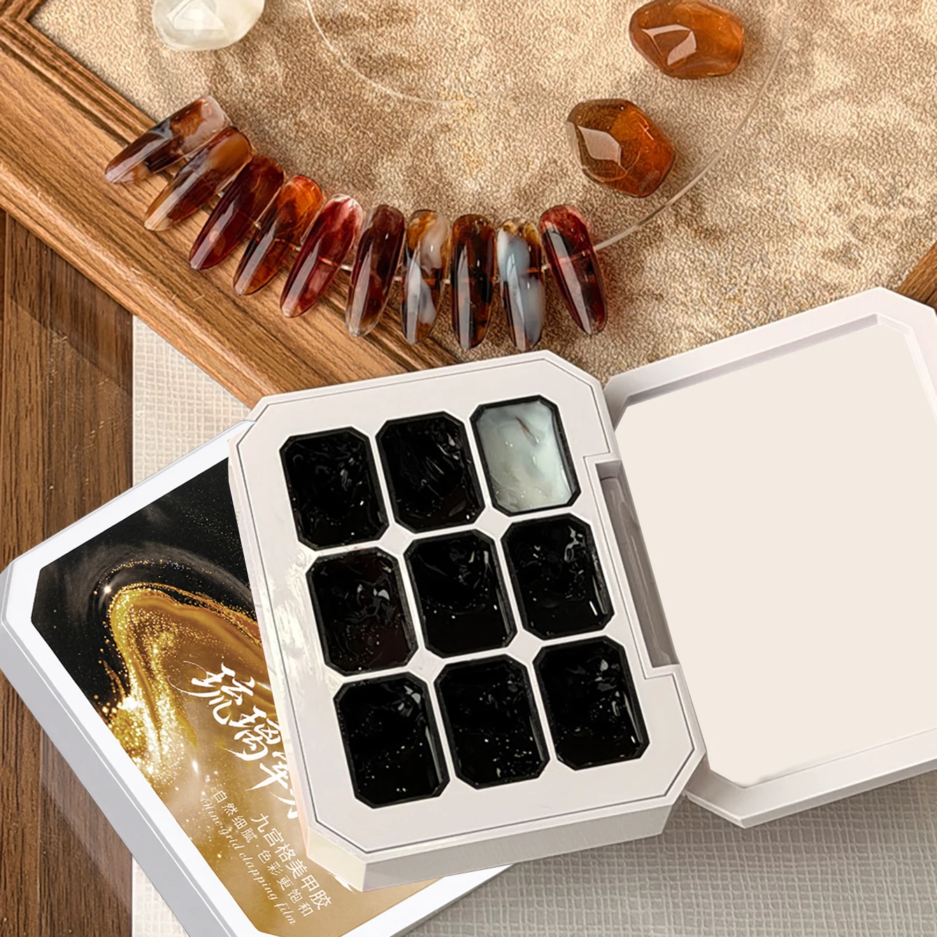9-Farben-Set mit Gel-Nagellack in den Farben Amber und Jelly, glänzende, transparente und matte Farben, zum Gestalten von Herbst- und Winternägeln, Salonqualität. – Detail 1